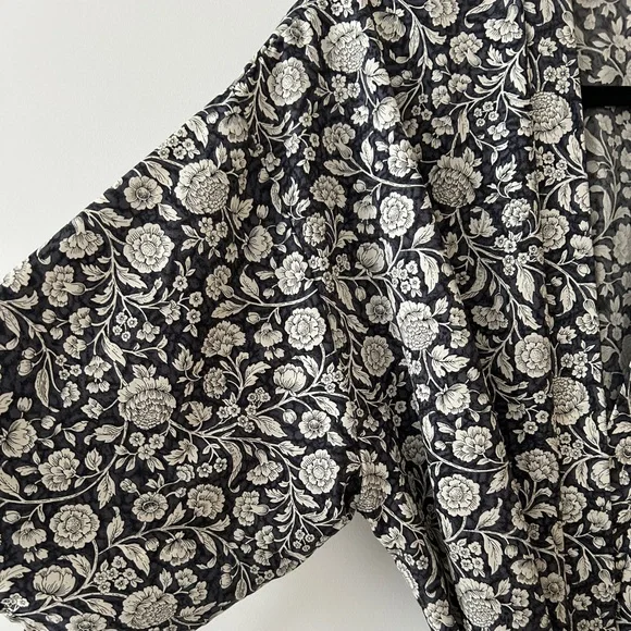 Vintage French Maid Patterned Robe - Picture 4 of 5